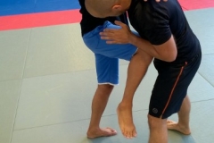 Self avec Bernard - Coup de genou